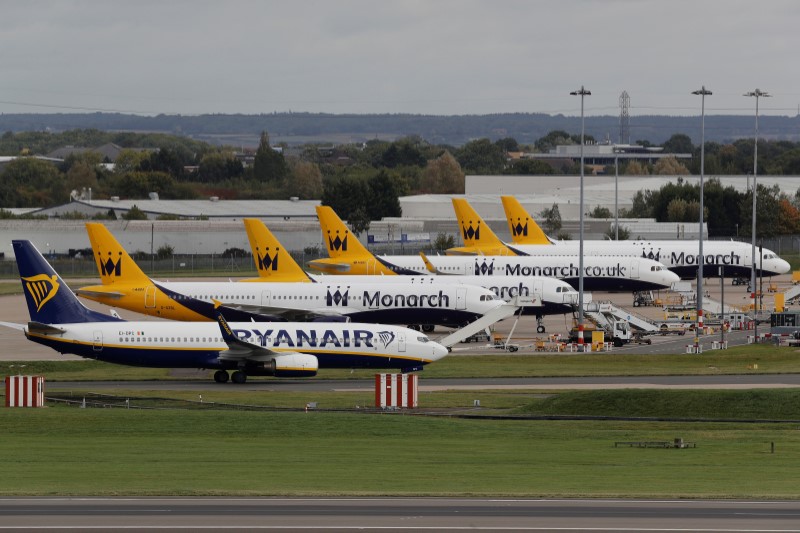 © Reuters. Ryanair cancelará 24 vuelos el viernes por la huelga de pilotos de Irlanda