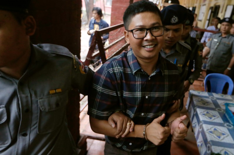© Reuters. صحفي رويترز: تحقيق شرطة ميانمار ركز على قصة الروهينجا لا الوثائق السرية