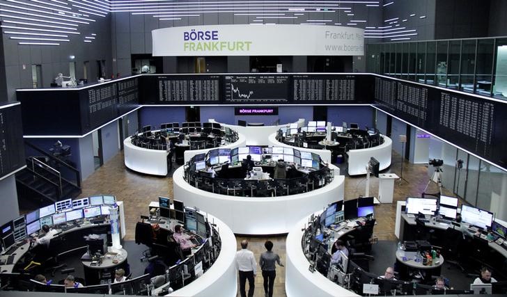 © Reuters. The German share price index, DAX board, is seen at the stock exchange in Frankfurt