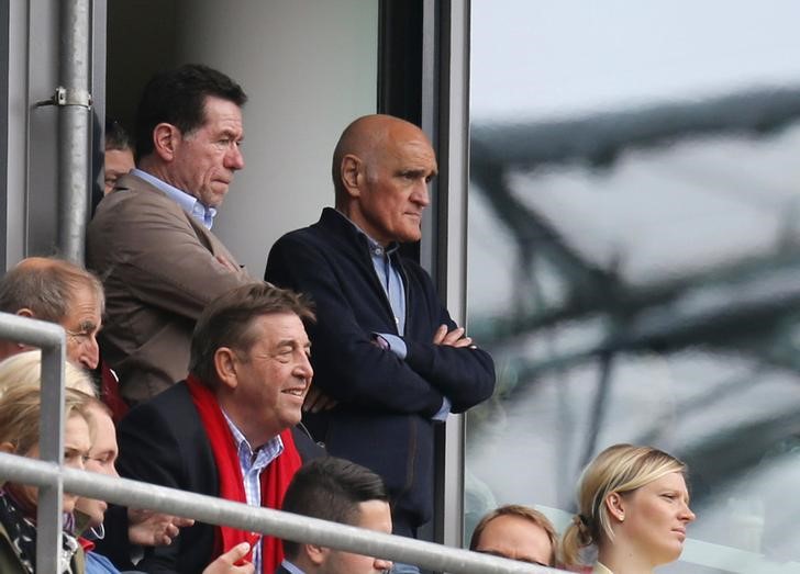 © Reuters. Hannover 96 President Kind follows their German Bundesliga first division soccer match against Freiburg in Hanover