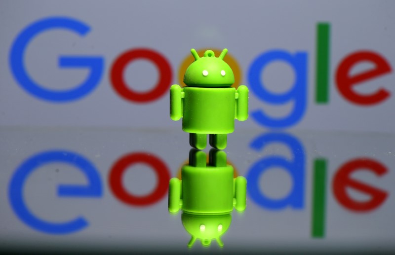 © Reuters. Bruselas impone a Google una multa récord de 4.343 millones por el caso Android