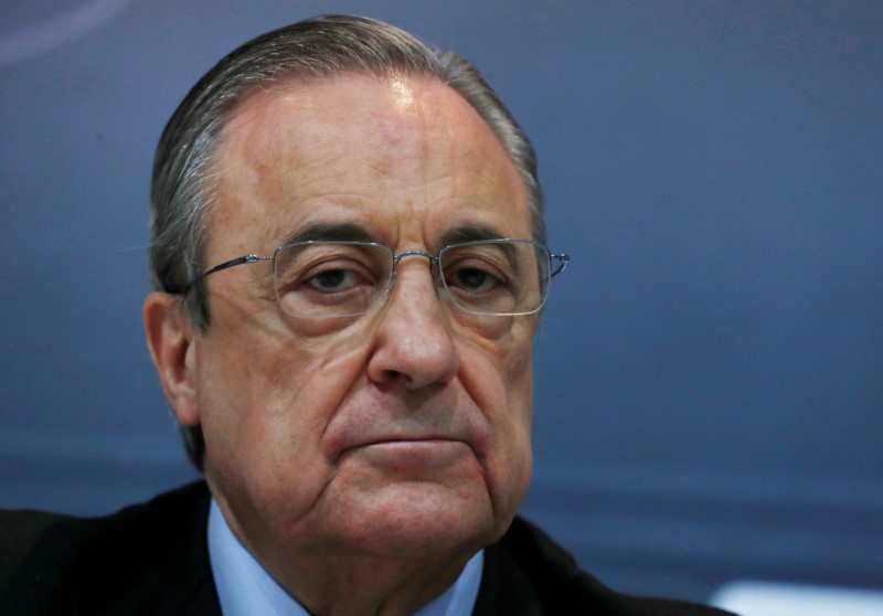 © Reuters. بيريز: ريال مدريد سيتعاقد مع لاعبين "رائعين"