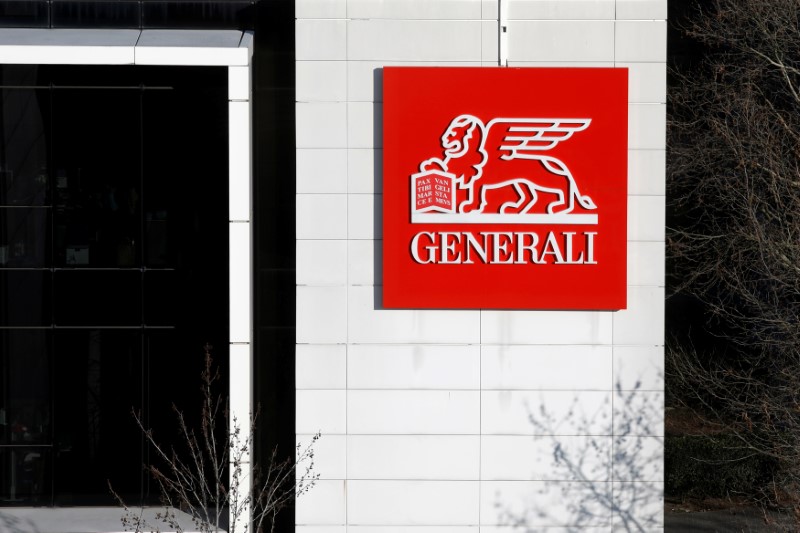 © Reuters. Il logo di Assicurazioni Generali a Saint-Denis, vicino a Parigi
