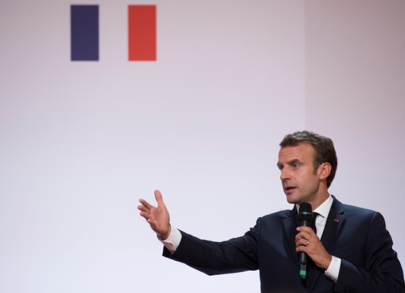 © Reuters. Críticas a Macron después de que un colaborador suyo golpeara a un manifestante