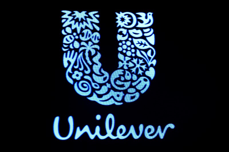 © Reuters. Логотип Unilever на Нью-Йоркской фондовой бирже