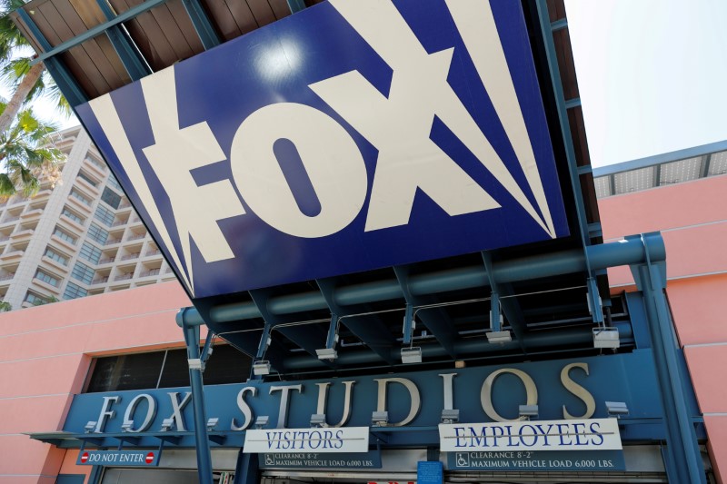 © Reuters. An entrance to Fox Studios is shown in Los Angeles, California
