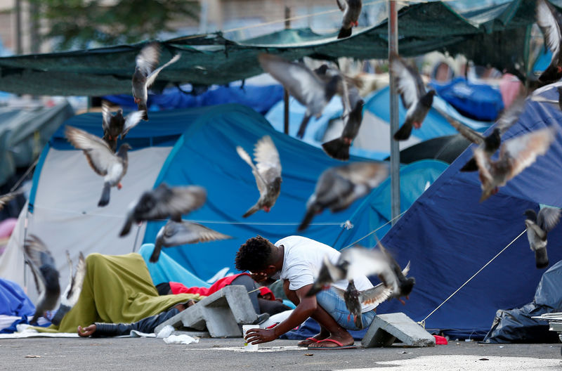 © Reuters. Italia solicita que un organismo de la UE supervise la llegada de inmigrantes