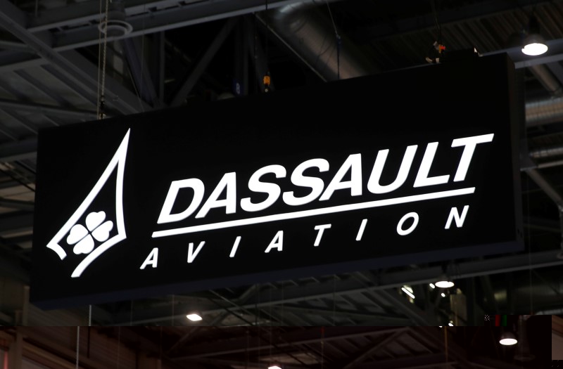 © Reuters. DASSAULT IRONISE SUR LE PROJET D'AVION DE COMBAT BRITANNIQUE