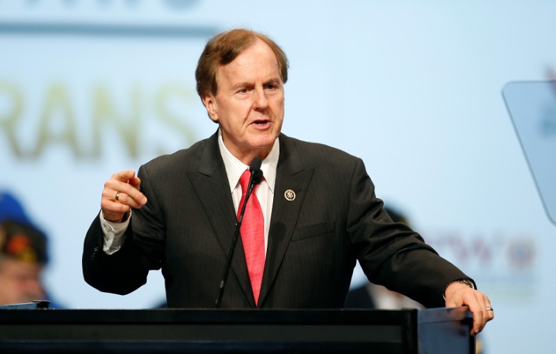 © Reuters. U.S. Representative Robert Pittenger speaks at the Veterans of Foreign Wars Convention in Charlotte