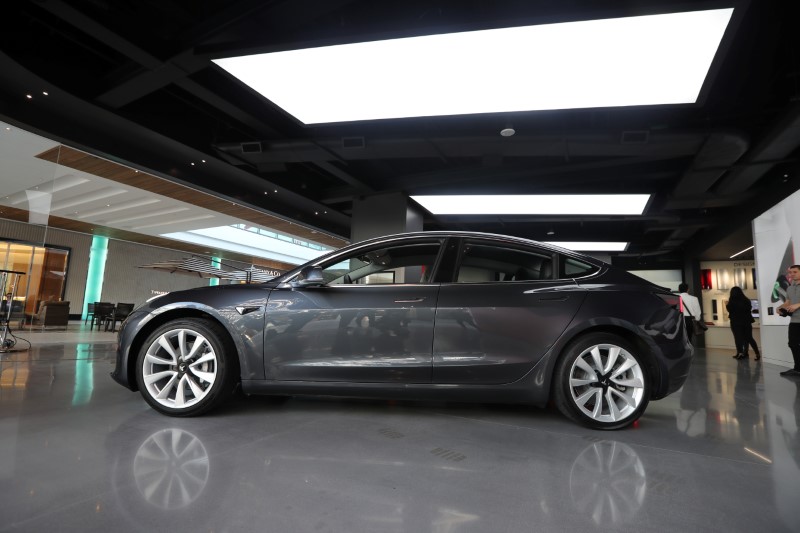 © Reuters. El fabricante de baterías de Tesla suspende a proveedor de cobalto por temor a sanción EEUU