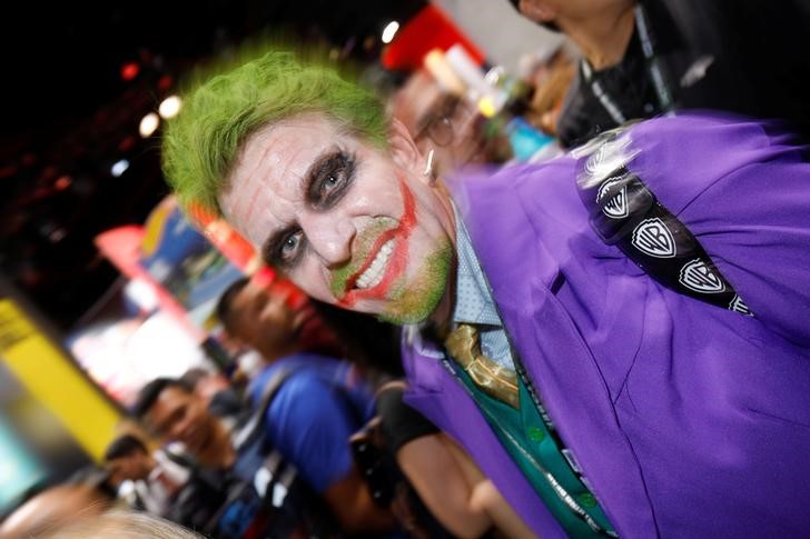 © Reuters. Leotardos, botas y máscaras en la inauguración de la Comic-Con en San Diego
