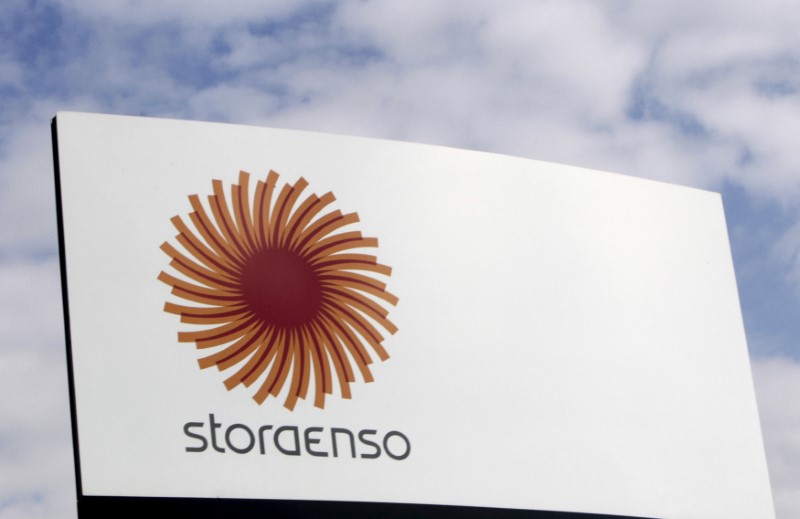 © Reuters. FILE PHOTO: Stora Enso company logo is seen near a packaging mill in Riga