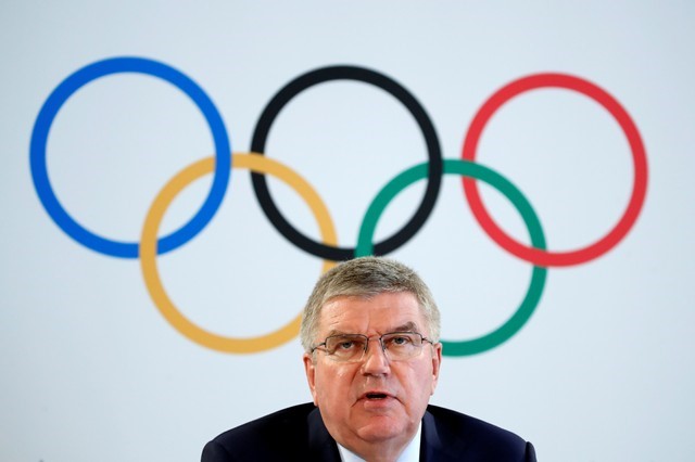 © Reuters. President of the IOC Bach attends a news conference after an Executive Board meeting in Lausanne