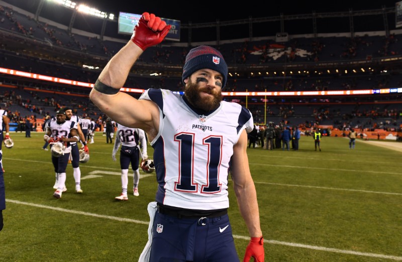 © Reuters. FILE PHOTO: NFL: New England Patriots at Denver Broncos