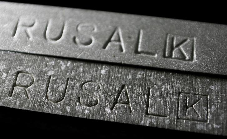 © Reuters. Aluminium ingots which were made at the Rusal Krasnoyarsk aluminium smelter are seen in this illustration