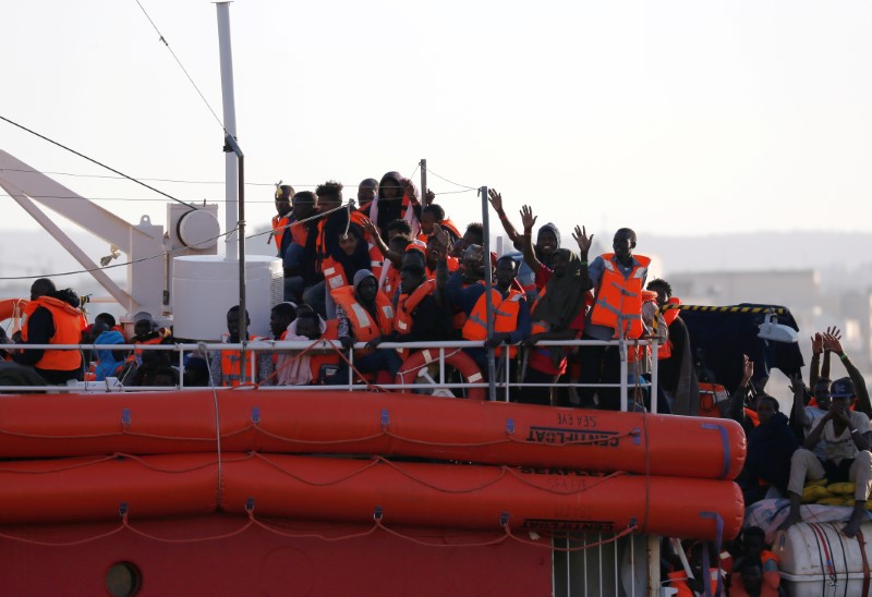 © Reuters. Salvamento Marítimo rescata a más de 1.000 migrantes en tres días
