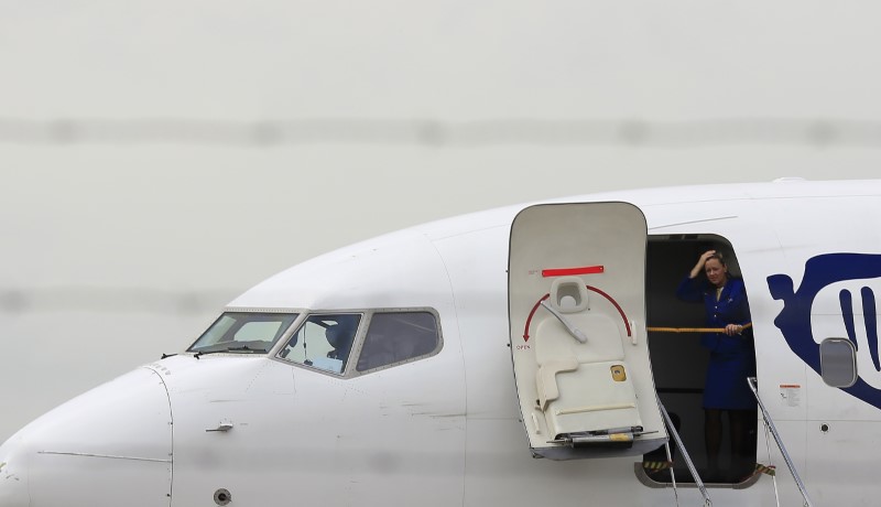 © Reuters. Ryanair advierte a los pilotos por las huelgas, pero ve beneficio encarrilado