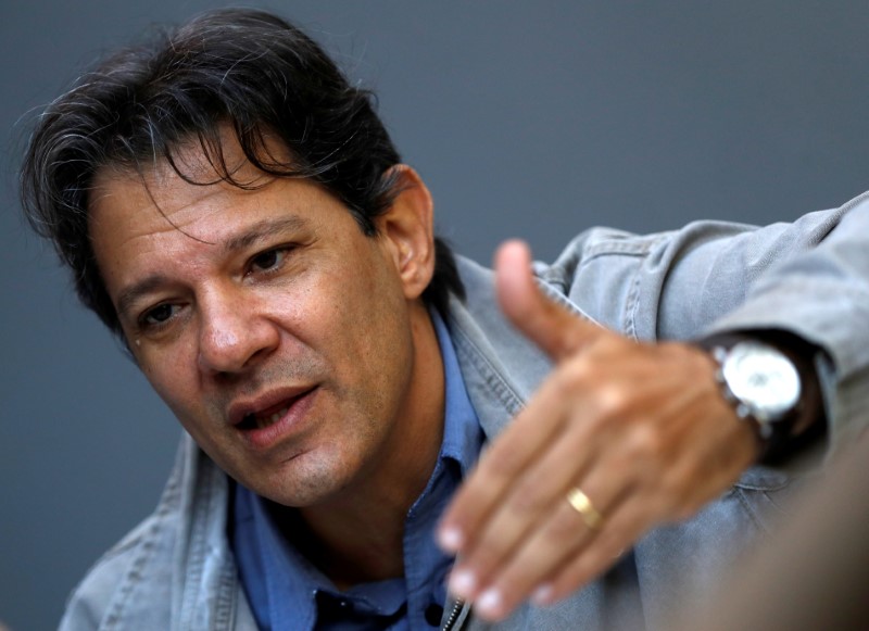 © Reuters. Ex-prefeito de São Paulo Fernando Haddad fala durante entrevista