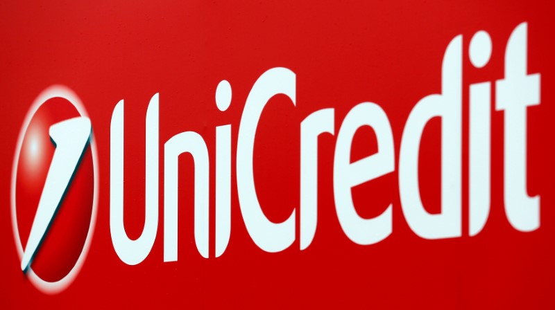 © Reuters. FILE PHOTO: Unicredit bank logo is seen on a banner downtown Milan