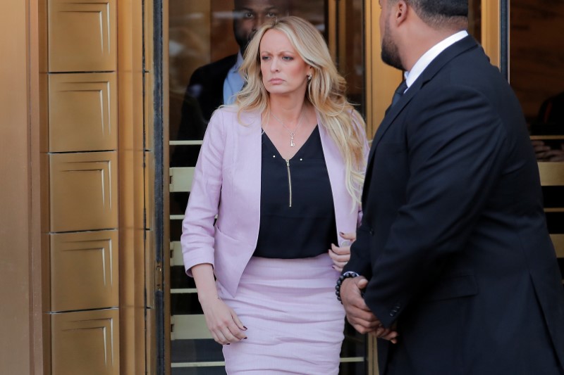 © Reuters. Atriz pornô Stormy Daniels deixa tribunal em Manhattan, Nova York