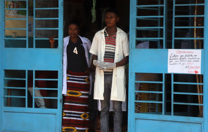 © Reuters. Campanha de vacinação contra Ebola em Mbandaka