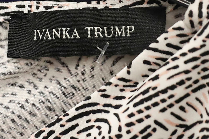 © Reuters. Roupa com marca Ivanka Trump na loja Marshalls em Nova York