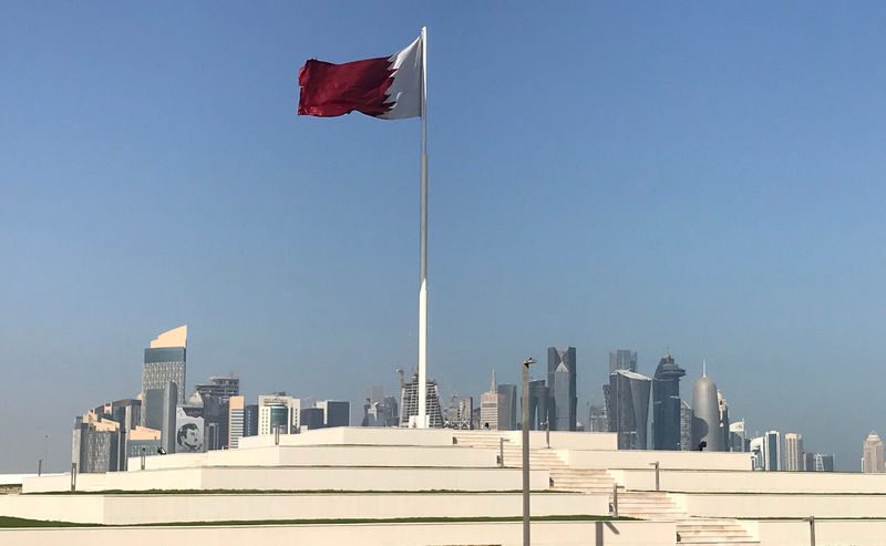 © Reuters. FILE PHOTO: The Qatari flag is seen at a park near Doha Corniche, in Doha