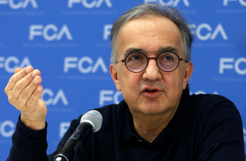 © Reuters. FILE PHOTO: FCA's Marchionne speaks at the North American International Auto Show in Detroit