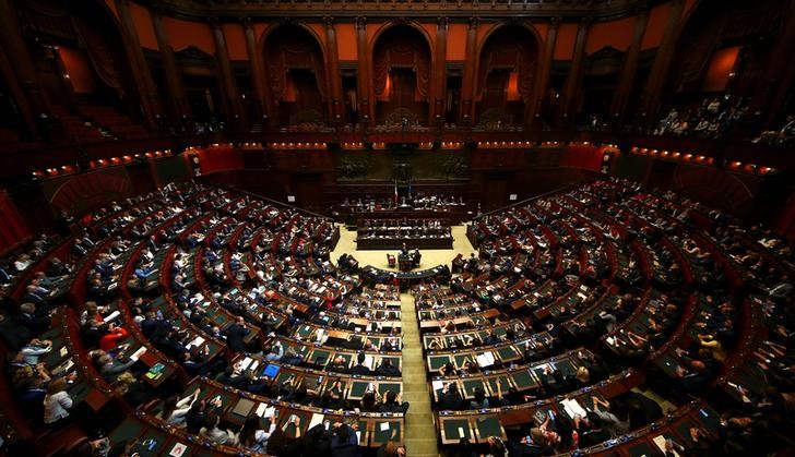 © Reuters. Italian Prime Minister Giuseppe Conte speaks during his first session at the Lower House of the Parliament in Rome