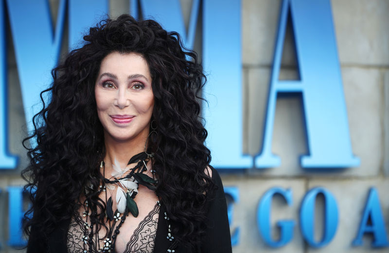 © Reuters. Cher em evento do filme Mamma Mia! em Londres