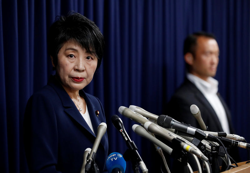 © Reuters. Japan's Justice Minister Yoko Kamikawa speaks at a news conference about the execution of six more members of the doomsday cult group Aum Shinrikyo, in Tokyo