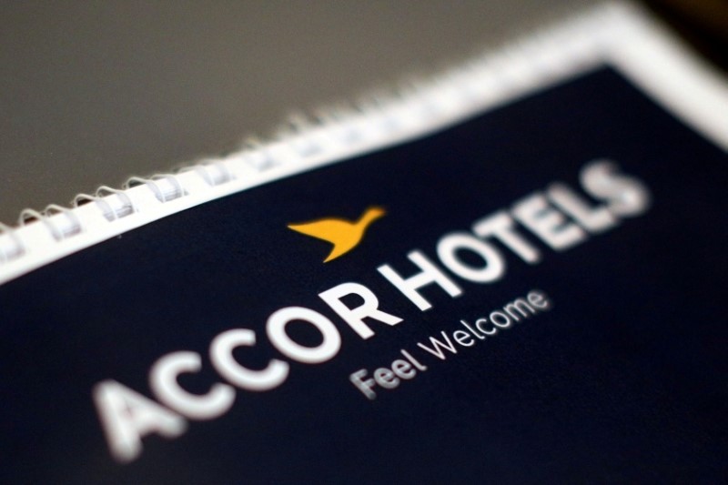 © Reuters. FILE PHOTO: The logos of AccorHotels group is pictured during a news conference at the Pullman Bangkok King Power hotel, in Bangkok