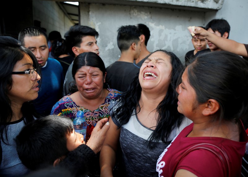 © Reuters. دول أمريكا الوسطى تطالب واشنطن بمعلومات عن أطفال مهاجرين