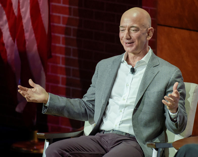 © Reuters. FILE PHOTO: Jeff Bezos of Amazon speaks at the Bush Center's Forum on Leadership in Dallas