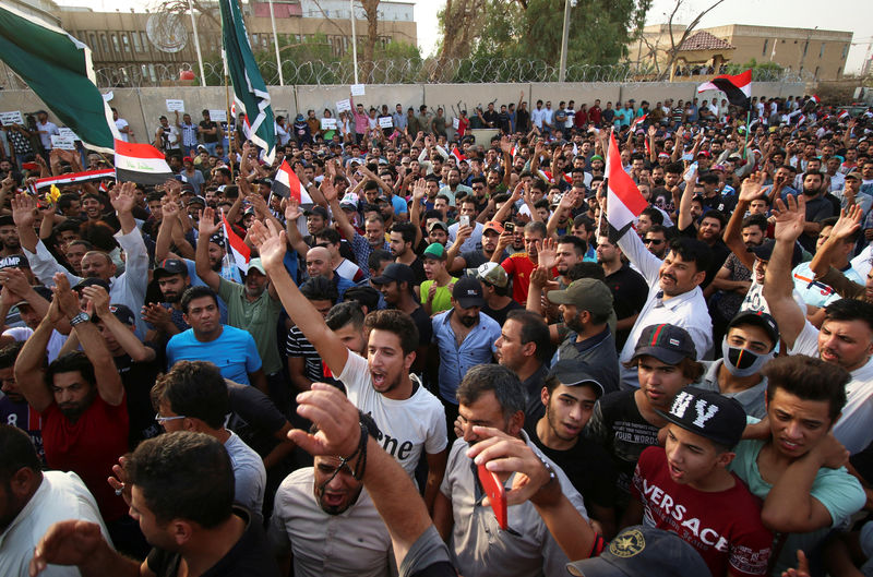 © Reuters. السيستاني يدعو لتشكيل حكومة عراقية جديدة في أقرب وقت لمكافحة الفساد