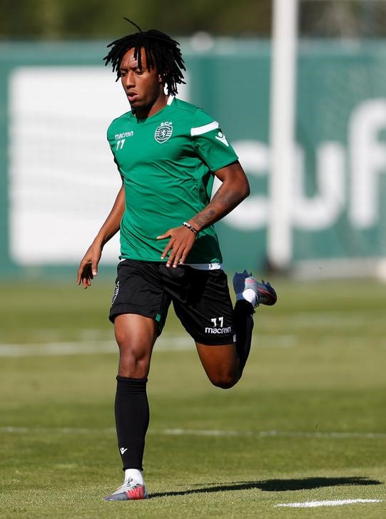 © Reuters. Imagen de archivo del extremo Gelson Martins en un entrenamiento del Sporting de Lisboa en Alcochete