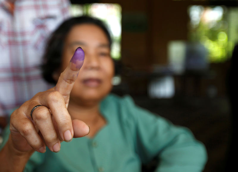 © Reuters. الحزب الحاكم في كمبوديا يعلن فوزه بجميع مقاعد البرلمان