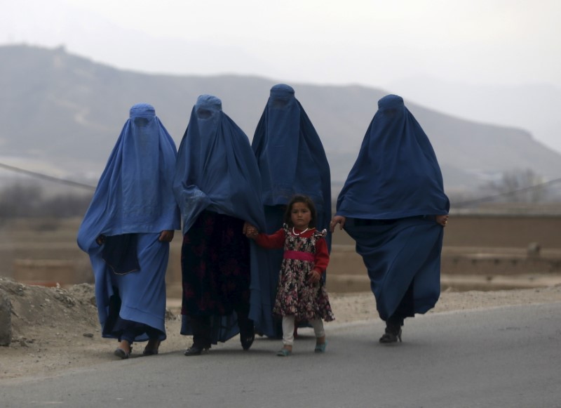 © Reuters. تحقيق-"فظائع لا توصف"..أفغانيات يحكين عن اغتصابهن على أيدي الدولة الإسلامية