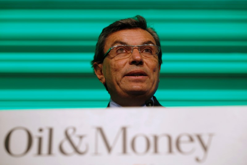 © Reuters. FILE PHOTO: Group Chief Executive of Petrofac Asfari speaks during the Oil & Money conference in London