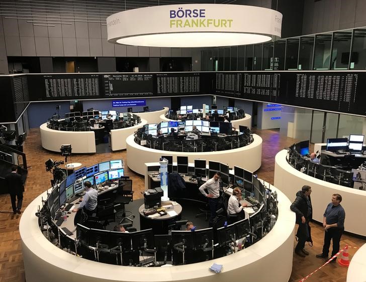 © Reuters. FILE PHOTO - The German share price index, DAX board, is seen at the stock exchange in Frankfurt