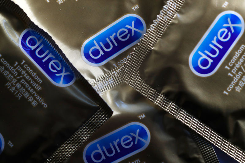 © Reuters. Riesgo de rotura obliga a Durex a retirar algunos condones en Reino Unido e Irlanda