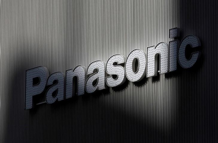 © Reuters. FILE PHOTO: Panasonic's logo is seen on a wall of an electronic shop in Tokyo