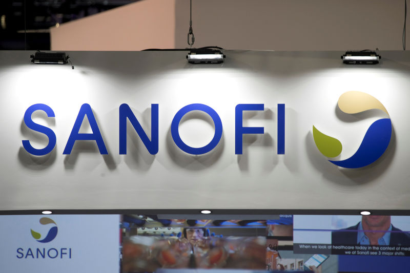 © Reuters. FILE PHOTO: The logo of Sanofi is pictured during the Viva Tech start-up and technology summit in Paris