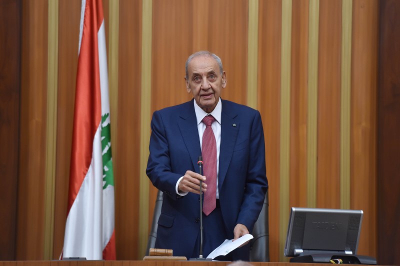 © Reuters. رئيس البرلمان اللبناني يقول التسويف في تشكيل الحكومة له تأثير سلبي