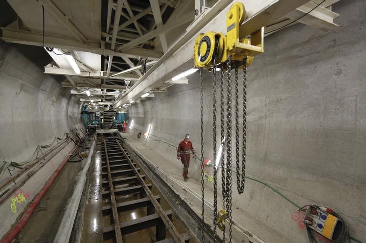 © Reuters. Il  tunnel della Tav a Chiomonte, in Val di Susa