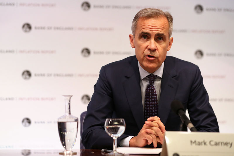 © Reuters. Bank of England Governor, Mark Carney, speaks during the central bank's quarterly Inflation Report press conference in London