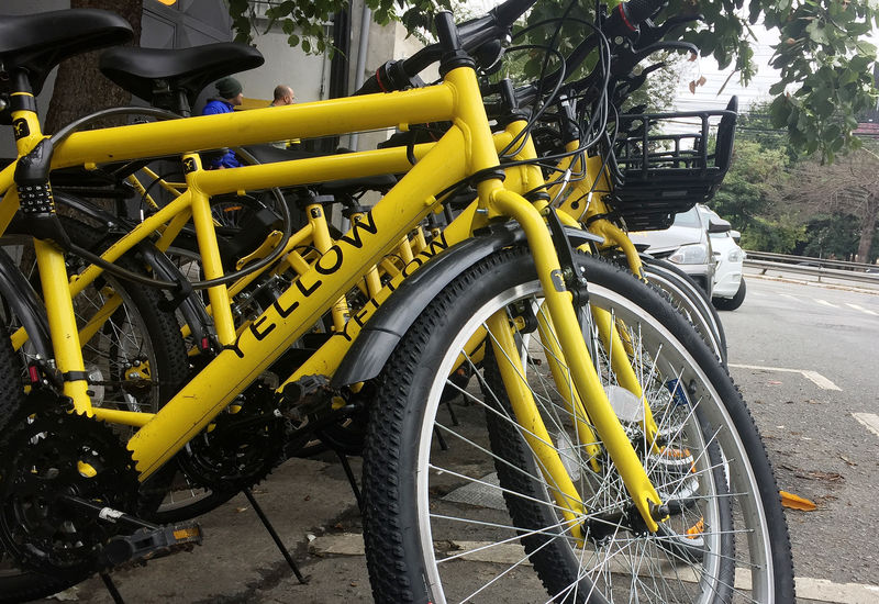 © Reuters. Bicicletas da Yellow em frente a sede da empresa em São Paulo