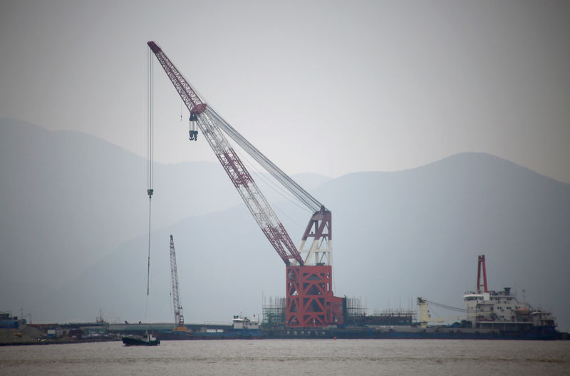 © Reuters. FILE PHOTO: Crude oil terminal under construction is pictured off Ningbo Zhoushan port in Zhejiang