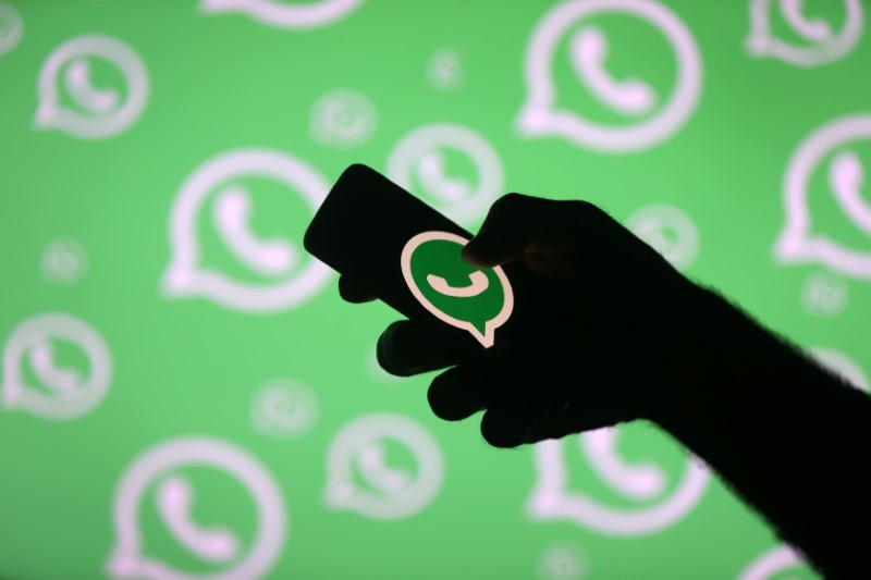 © Reuters. WhatsApp empezará a cobrar a los usuarios corporativos