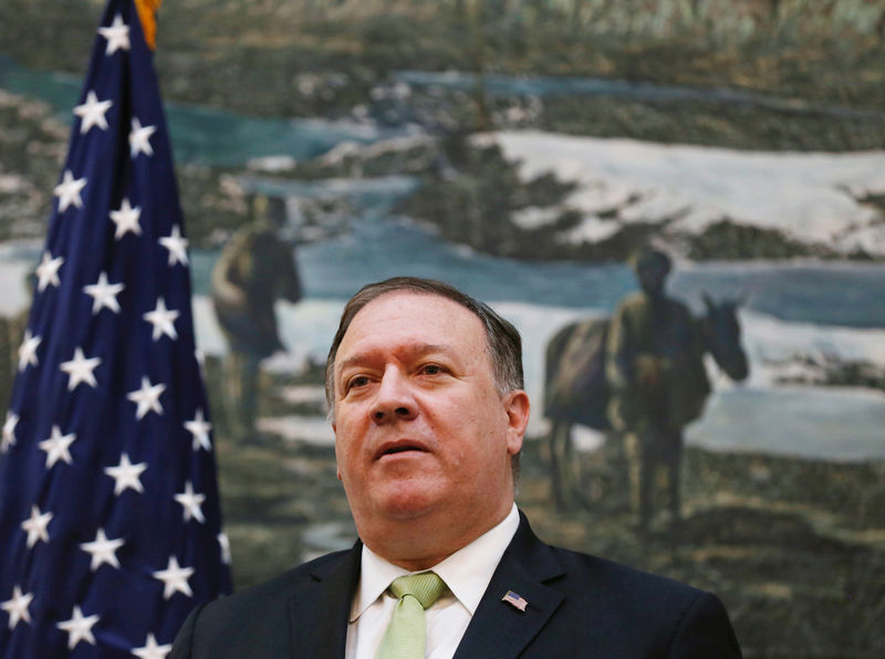 © Reuters. Госсекретарь США Майк Помпео на пресс-конференции в Кабуле